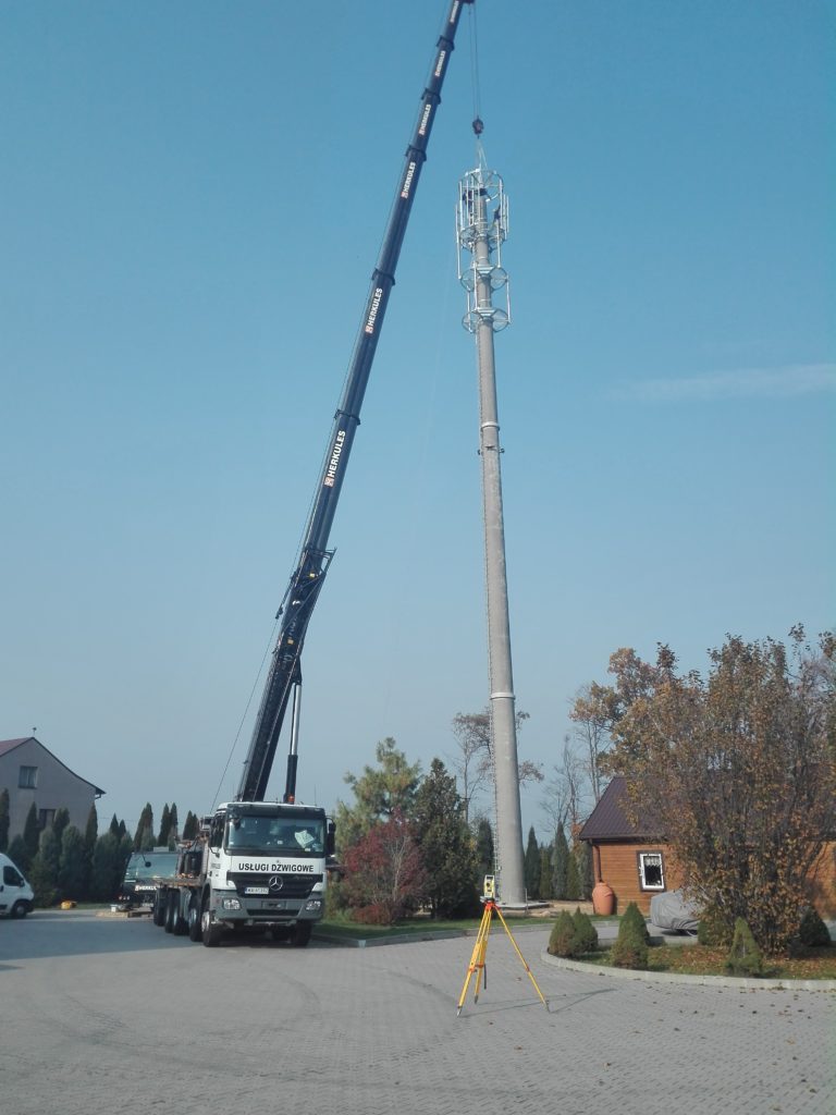 Pionowanie masztu telefonii komórkowej